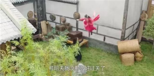 内娱开始卷起来了?《绝对演绎》奋斗咖八天杀青两万部戏!